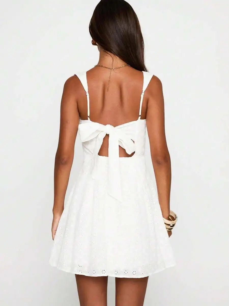 Womens Sleeveless Square Neck  - Embroidery Eyelet recensione e prezzo