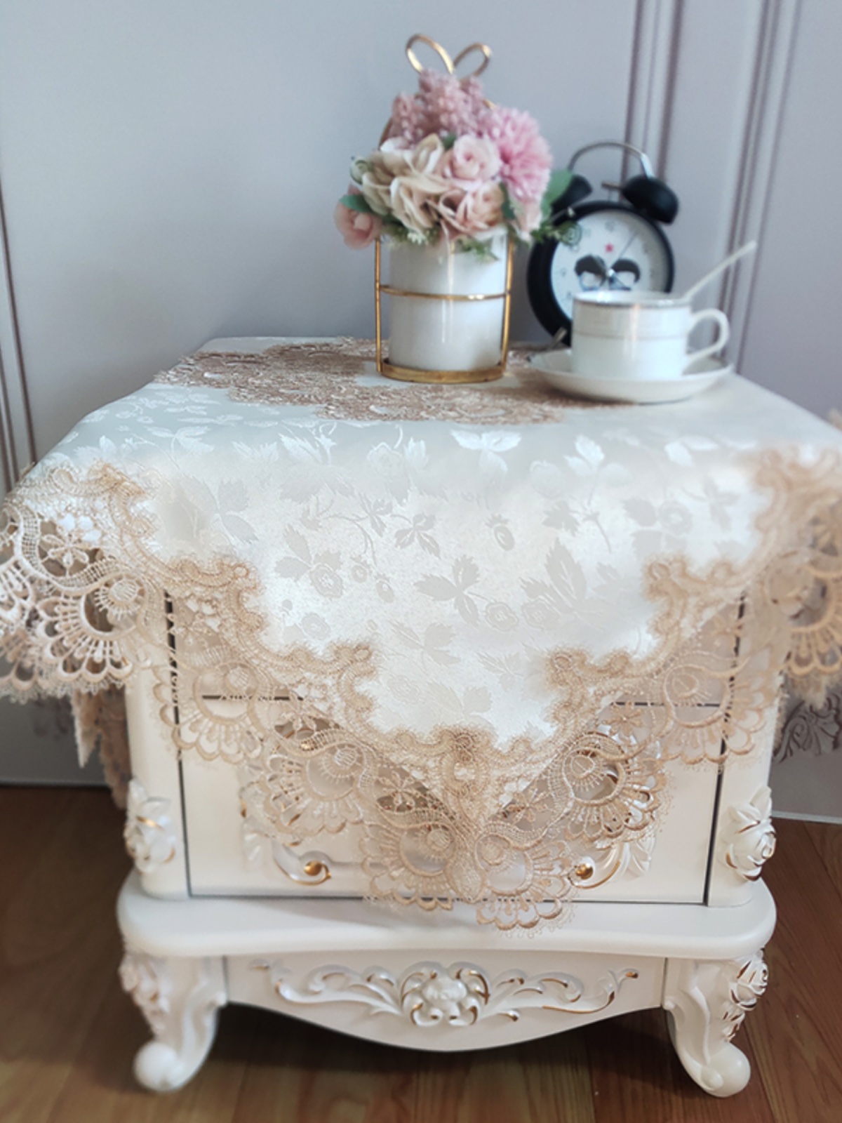 European Sle Bede Table Cover  - Embroidery Simple recensione e prezzo
