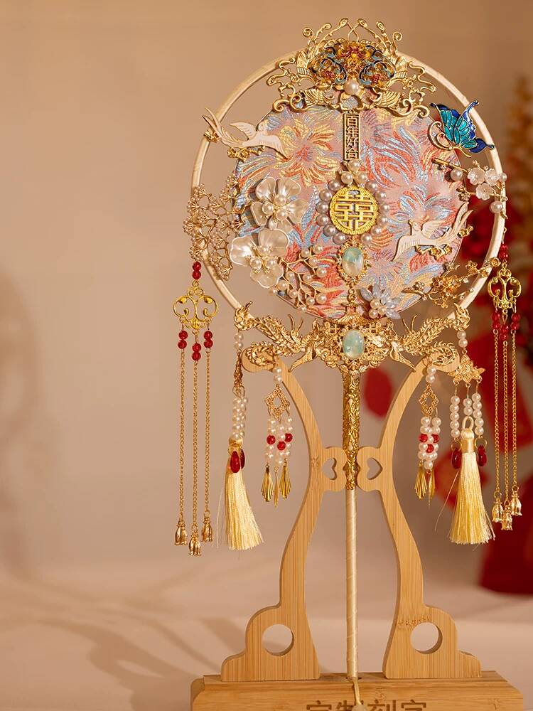Chinese Style Bride Round Fan  - Embroidery Wedding recensione e prezzo