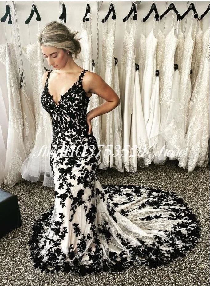 Floral Embroidered Mexican Wed - Embroidery Gothic recensione e prezzo