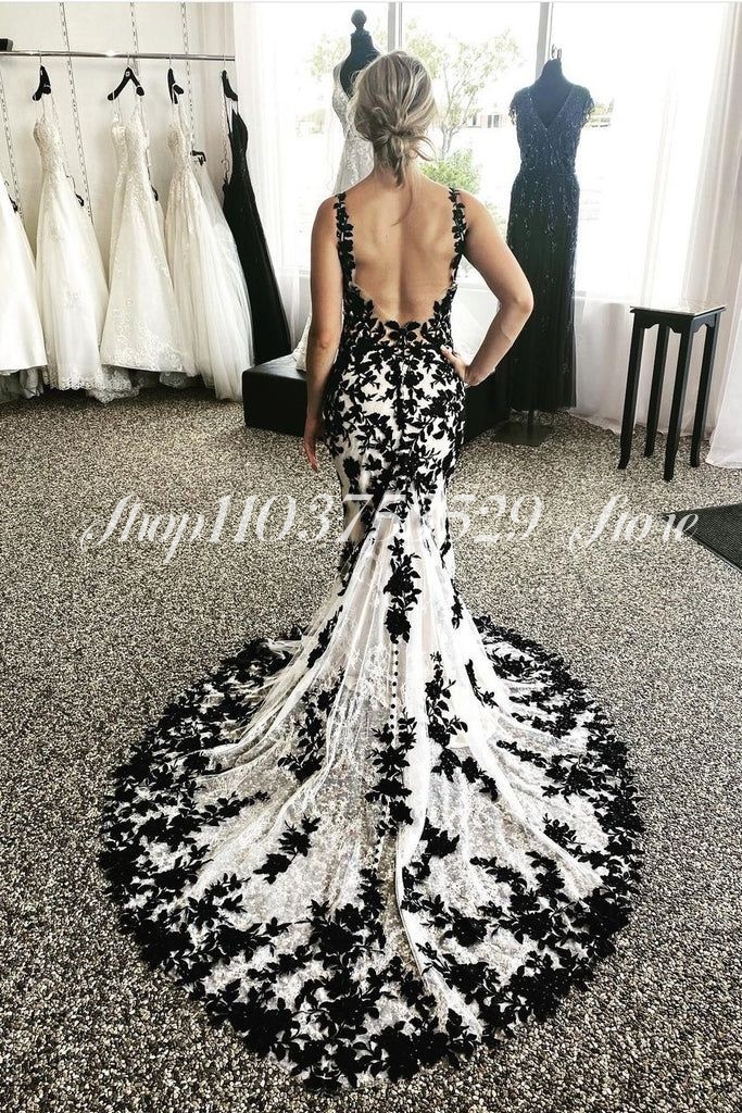 Floral Embroidered Mexican Wed - Embroidery Gothic recensione e prezzo