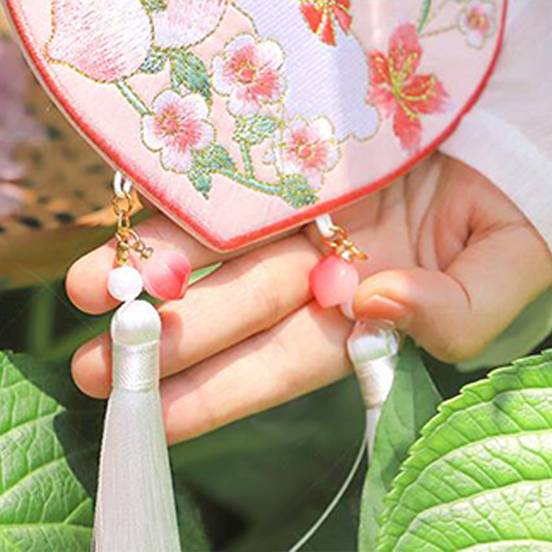 Handmade Traditional Chinese E - Embroidery Rabbit recensione e prezzo