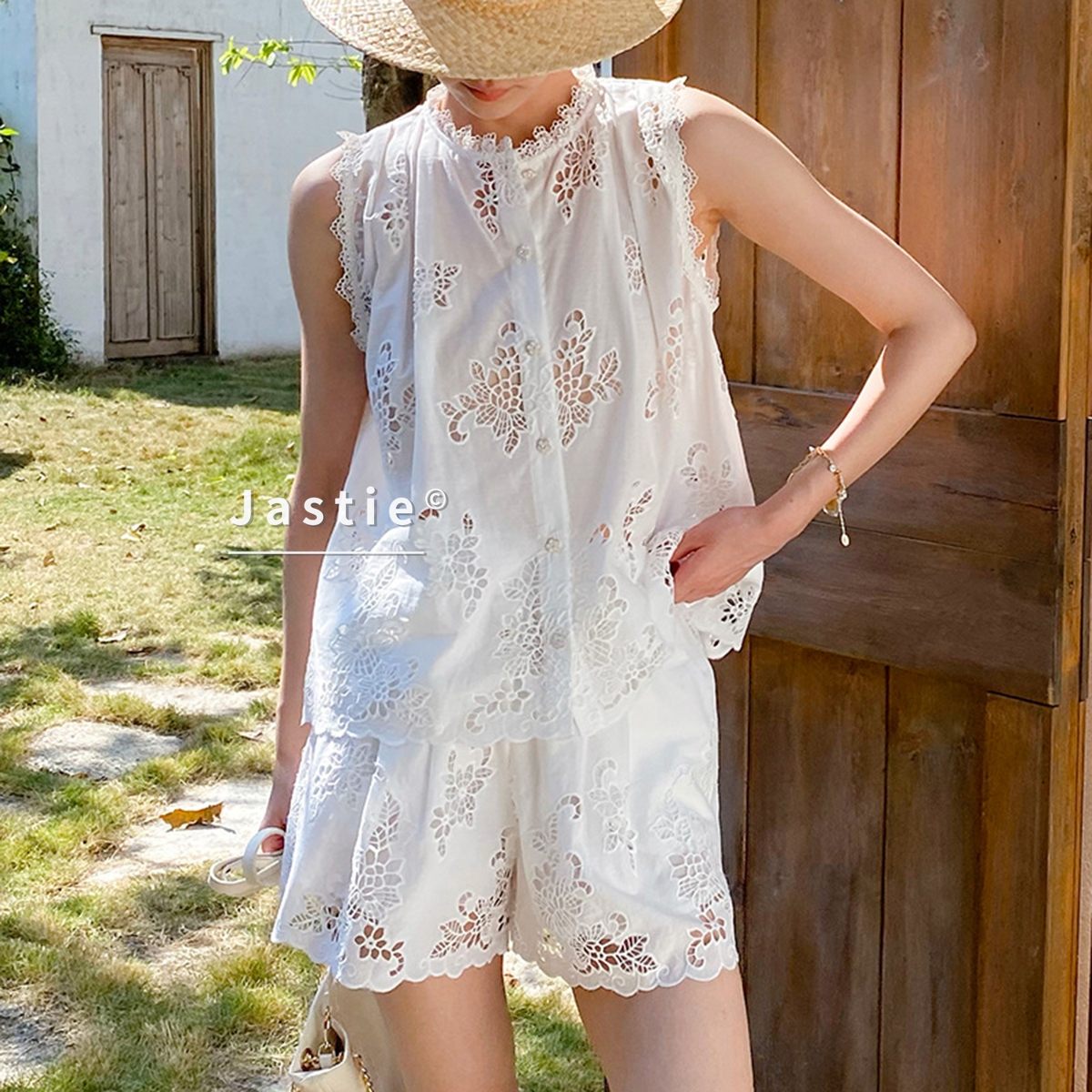 Luxury White Flower Eyelet Emb - Embroidery Eyelet recensione e prezzo