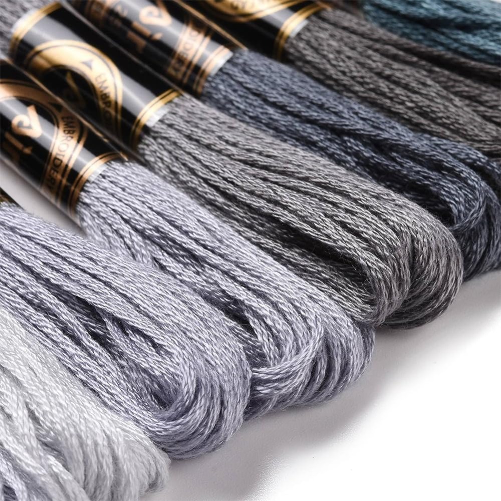 8 Skeins 70 Yards Grey Friends - Embroidery Stitch recensione e prezzo