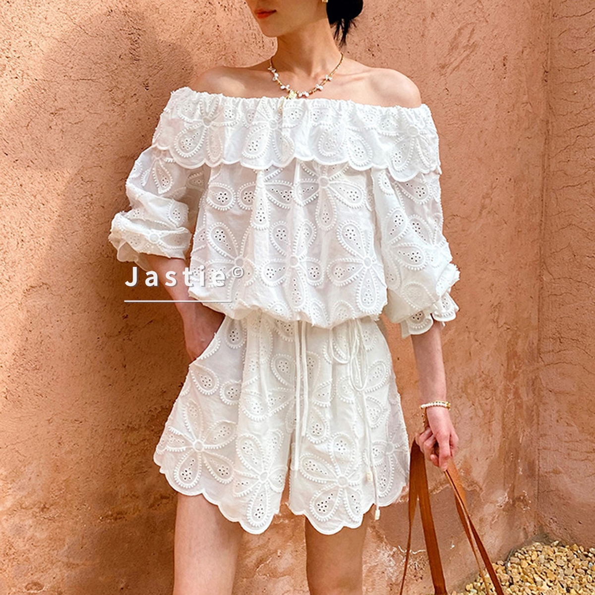 Sexy Off Shoulder Eyelet Lace  - Embroidery Eyelet recensione e prezzo