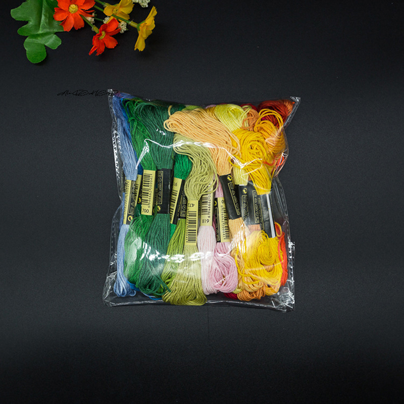 24/100/50 Multicolor Cross Sti - Embroidery Stitch recensione e prezzo