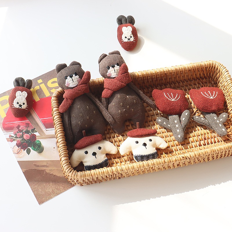 Bunny Brooch Red Scarf Bear Tu - Embroidery Rabbit recensione e prezzo