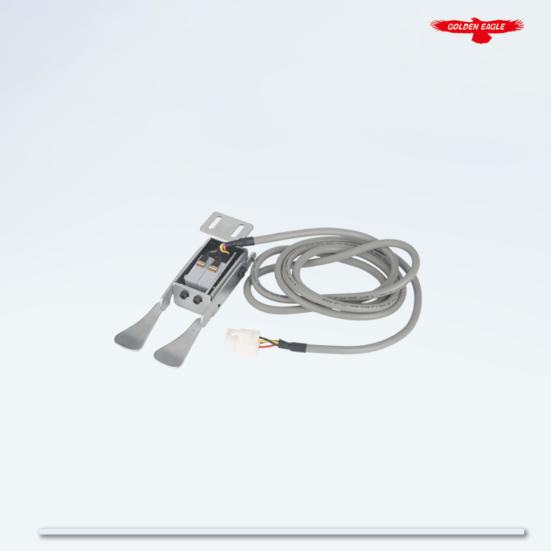 SA7121001 Hand Start Switch AS - Embroidery Eyelet recensione e prezzo